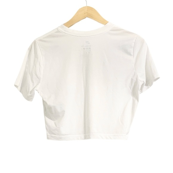 Nike Short Sleeve Cropped Logo T Shirt in White Size Medium - Picture 2 of 5